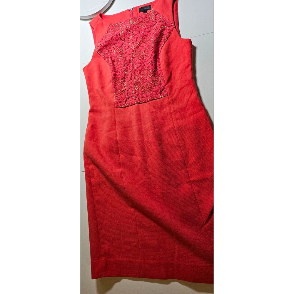 The Limited Sheath Dress Coral Lace Lined Knee-Length Round Neck Zip Size S